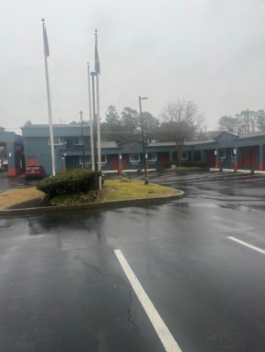 HIBISCUS Inn & Suites
